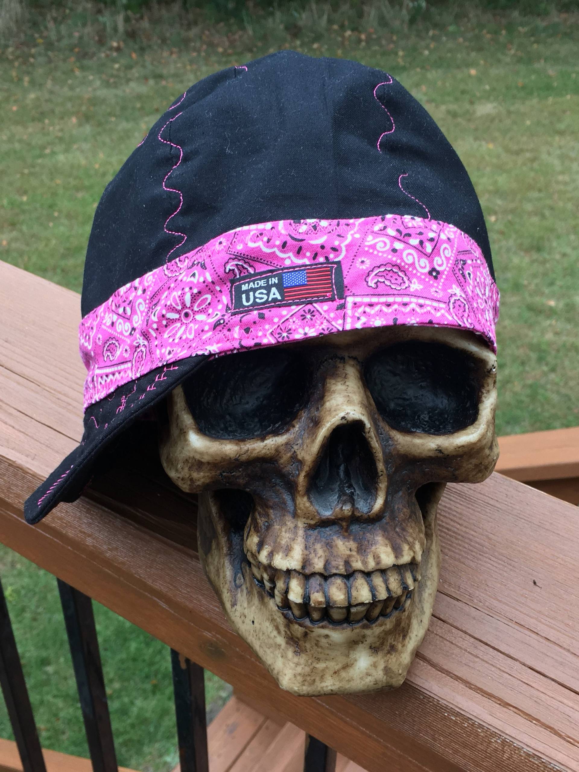 Schwarze Bandana Banders - Pink Die Ziernähte Variieren Auf Bestellung Wendbar Vorgewaschen Weiche Und Strapazierfähige Baumwolle Schwarze Bandana Banders - Pink Die Ziernähte Variieren Auf Bestellung Wendbar Vorgewaschen Weiche Und Strapazierfähige Baumwolle von WeldingCapsbyLori