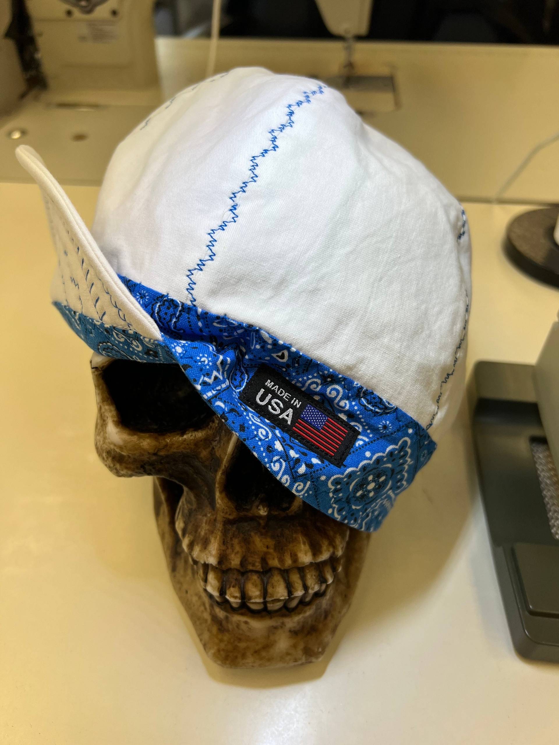 Weiße Bandana Banders - Royal Blau Die Ziernähte Variieren Auf Bestellung Kann Gewendet Werden- Vorgewaschen- Weicher Und Strapazierfähiger Weiße Bandana Banders - Royal Blau Die Ziernähte Variieren Auf Bestellung Kann Gewendet Werden- Vorgewaschen- Weicher Und Strapazierfähiger von WeldingCapsbyLori
