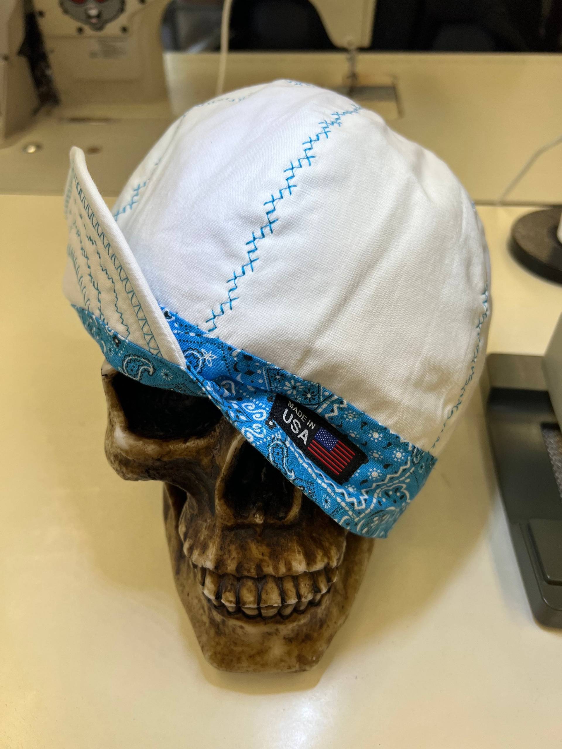 Weiße Bandana Banders - Türkis Ziernaht Kann Variieren Auf Bestellung Wendbar Vorgewaschen Weicher Und Strapazierfähiger Baumwollstoff Weiße Bandana Banders - Türkis Ziernaht Kann Variieren Auf Bestellung Wendbar Vorgewaschen Weicher Und Strapazierfähiger Baumwollstoff von WeldingCapsbyLori