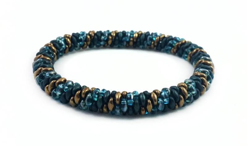 Waldgrün, Petrol & Bronze Perlen Armreif | Handgemachtes Boho Armband Waldgrün, Petrol & Bronze Perlen Armreif | Handgemachtes Boho Armband von WellCottageJewellery