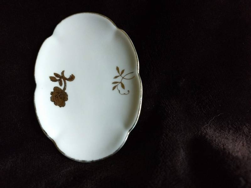Lipper Und Mann Goldene Rose Seifenschale, Ring Oder Schmuckteller Lipper Und Mann Goldene Rose Seifenschale, Ring Oder Schmuckteller von WellKissMyGlass