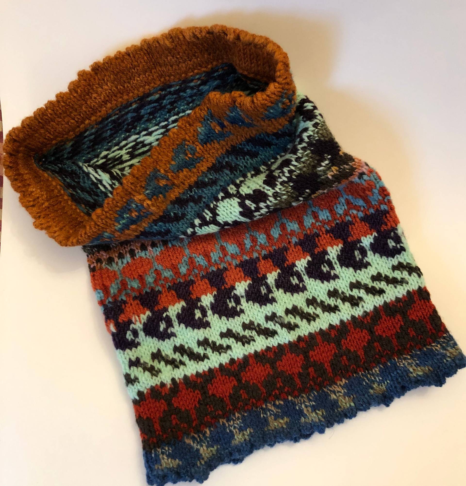 Handgestrickter Loop Handgestrickter Loop von WellSweepSheep
