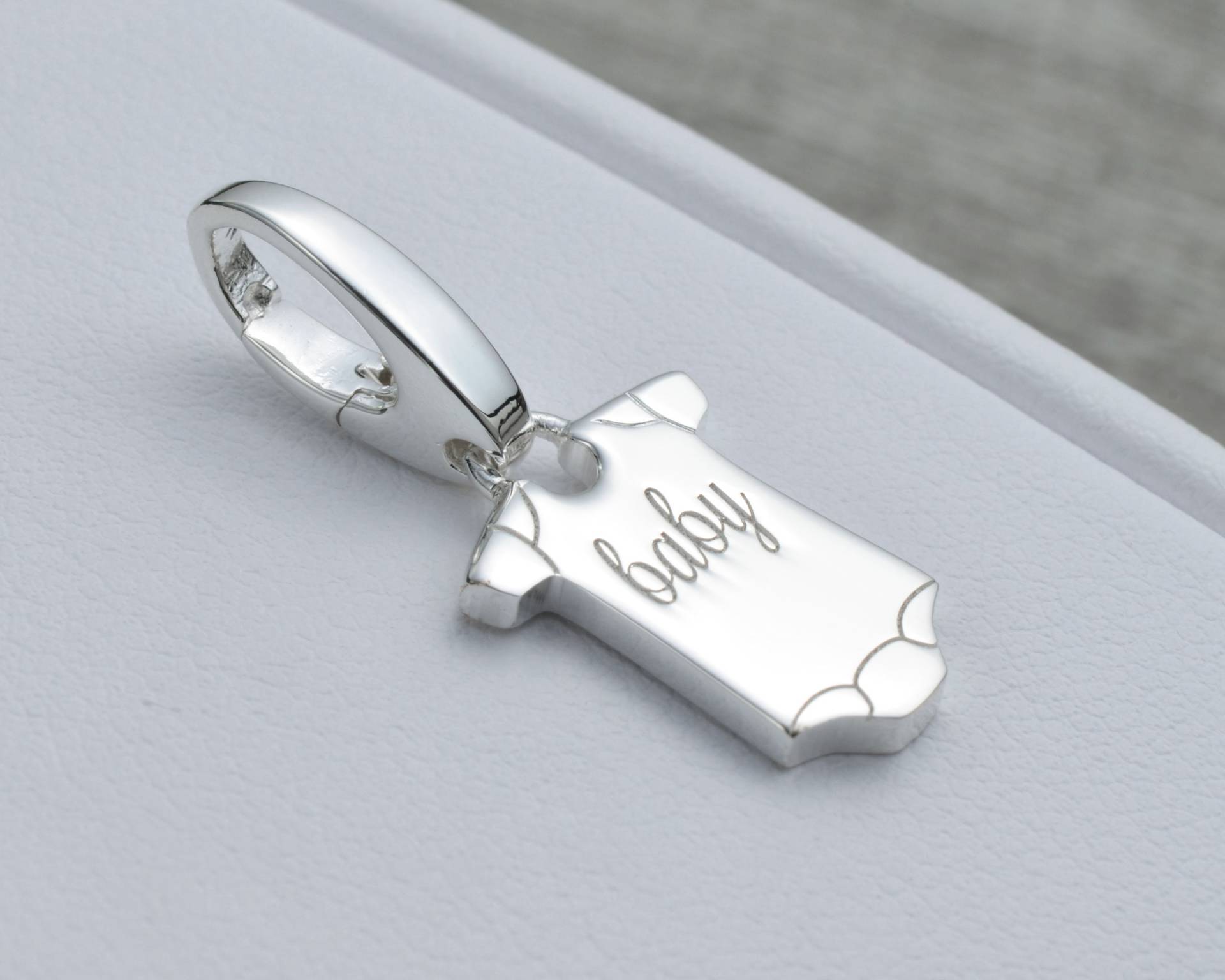 Baby-Charm Aus Sterlingsilber, Schmuck Für Neue Mütter, Push-Geschenk-Schmuck, Werdende Geschenk Oma, Adoptionsschmuck, Zur Schwangerschaft von WellesleyRowJewelry