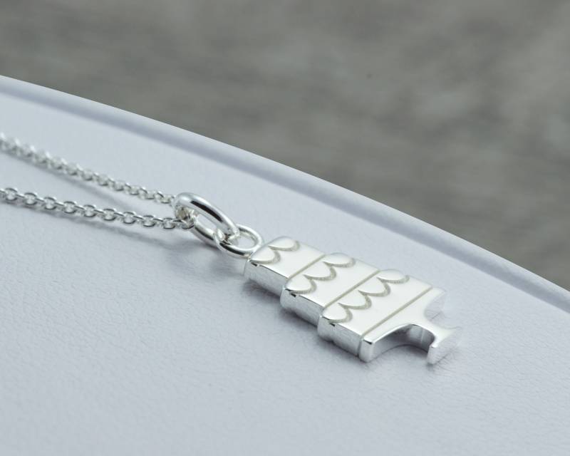 Hochzeit Halskette Sterling Silber, Hochzeitstorte, Brautgeschenk, Lebensmittel Halskette, Kawaii Hochzeitsschmuck von WellesleyRowJewelry
