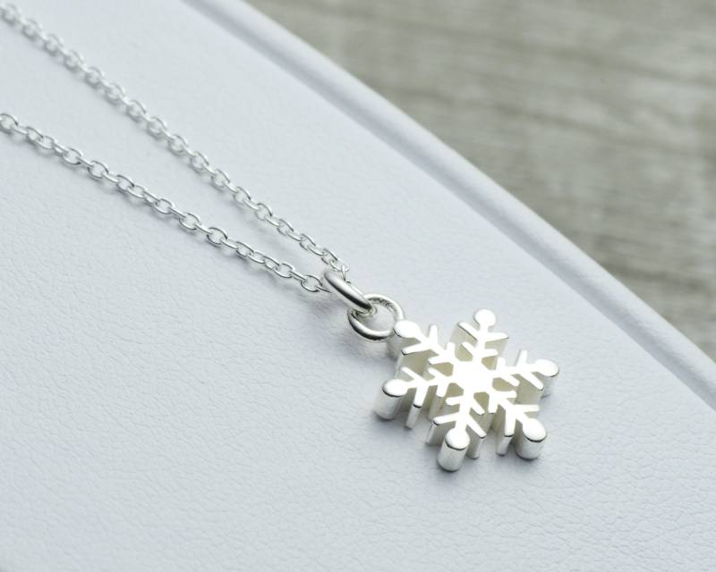 Schneeflocke Halskette Sterling Silber - Weihnachtsschmuck Anhänger Winter Hochzeitsgeschenk Natur von WellesleyRowJewelry