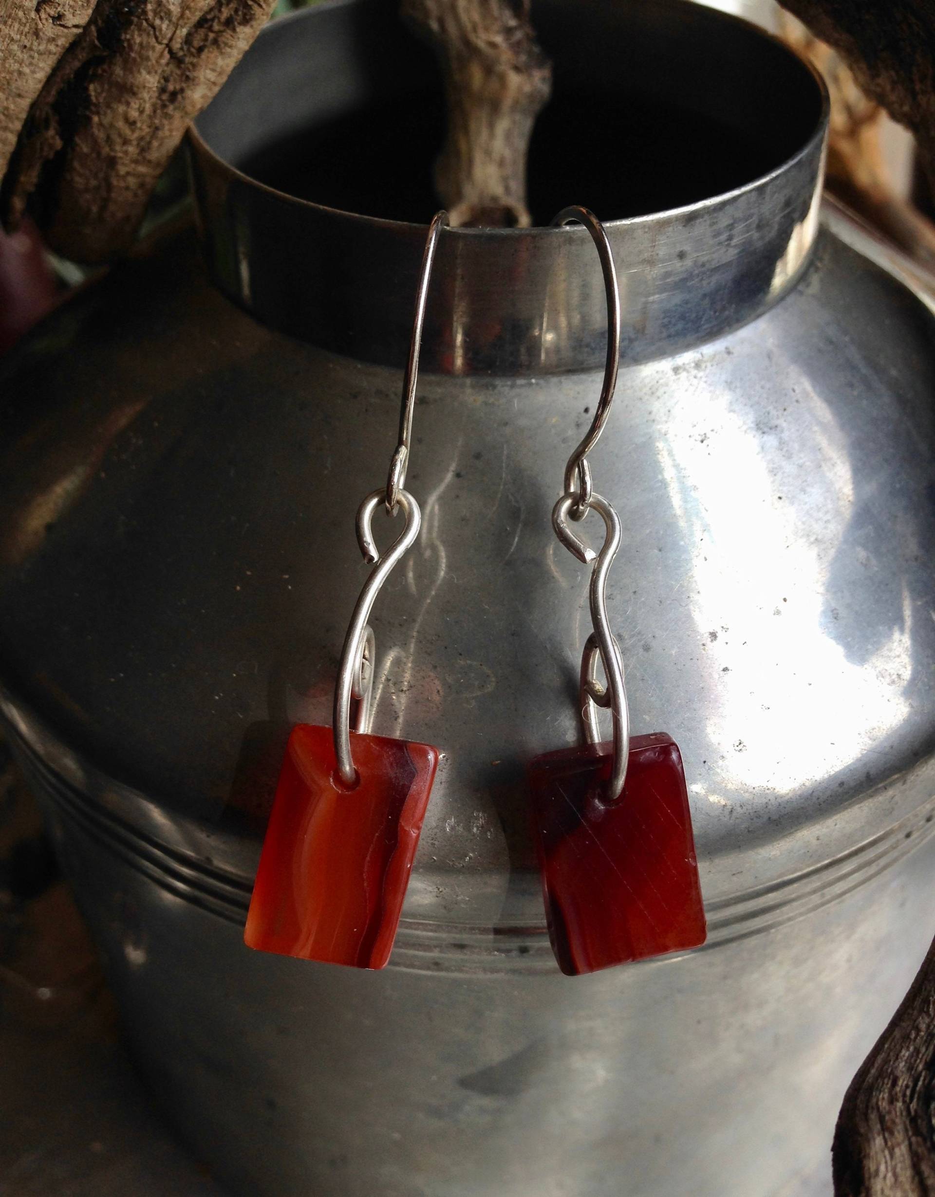 Kunst Ohrringe Aus Tiefrotem Karneol Und Sterling Silber Kunst Ohrringe Aus Tiefrotem Karneol Und Sterling Silber von WellnessGallery