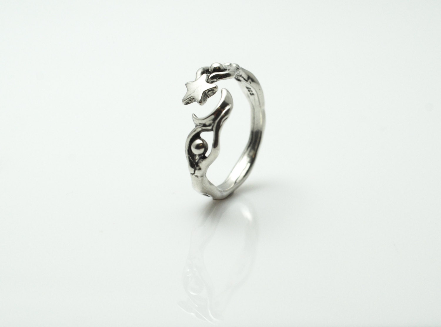 Mond Tänzerin Göttin Ring in Sterling Silber Mond Tänzerin Göttin Ring in Sterling Silber von WellstoneJewelry
