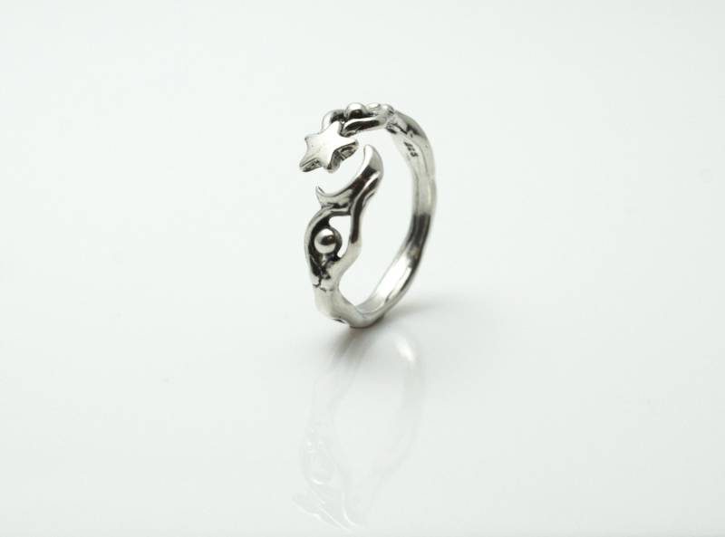 Mond Tänzerin Göttin Ring in Sterling Silber Mond Tänzerin Göttin Ring in Sterling Silber von WellstoneJewelry
