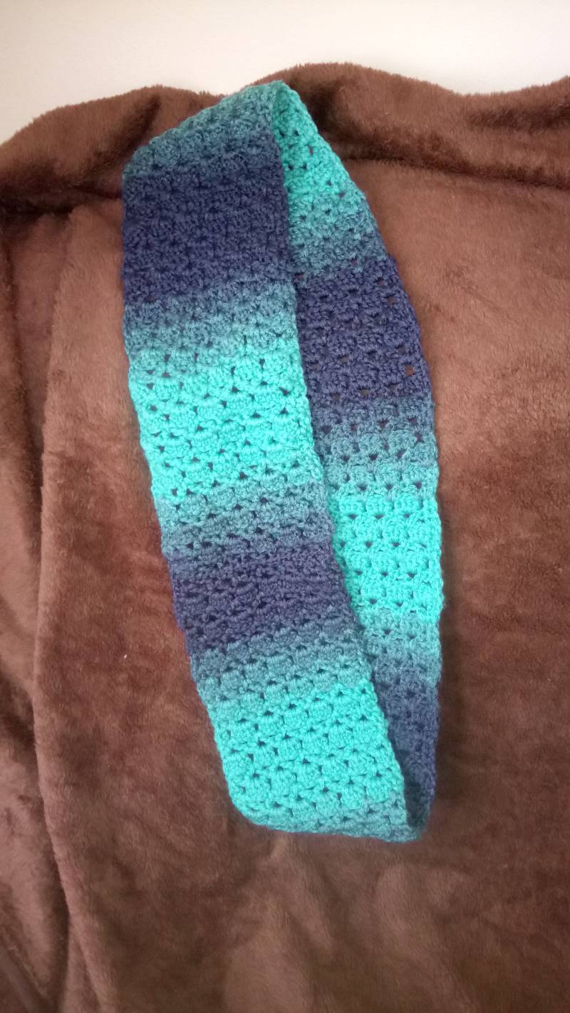 Handarbeit Häkeln Ombre Blaugrün/Schlauchschal Handarbeit Häkeln Ombre Blaugrün/Schlauchschal von WelsbysCrochetCorner