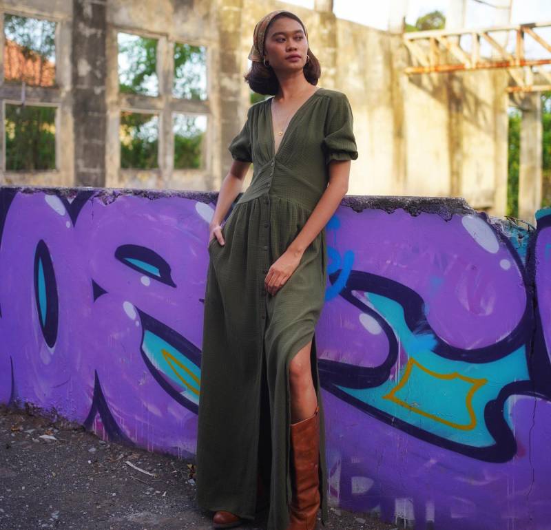 Boho Maxi Dress Muslin Cotton Olive Green, Button Down Dess Long, Short Sleeved Summer Dress, Ibiza Festival Hippie von WeltentaenzerBerlin