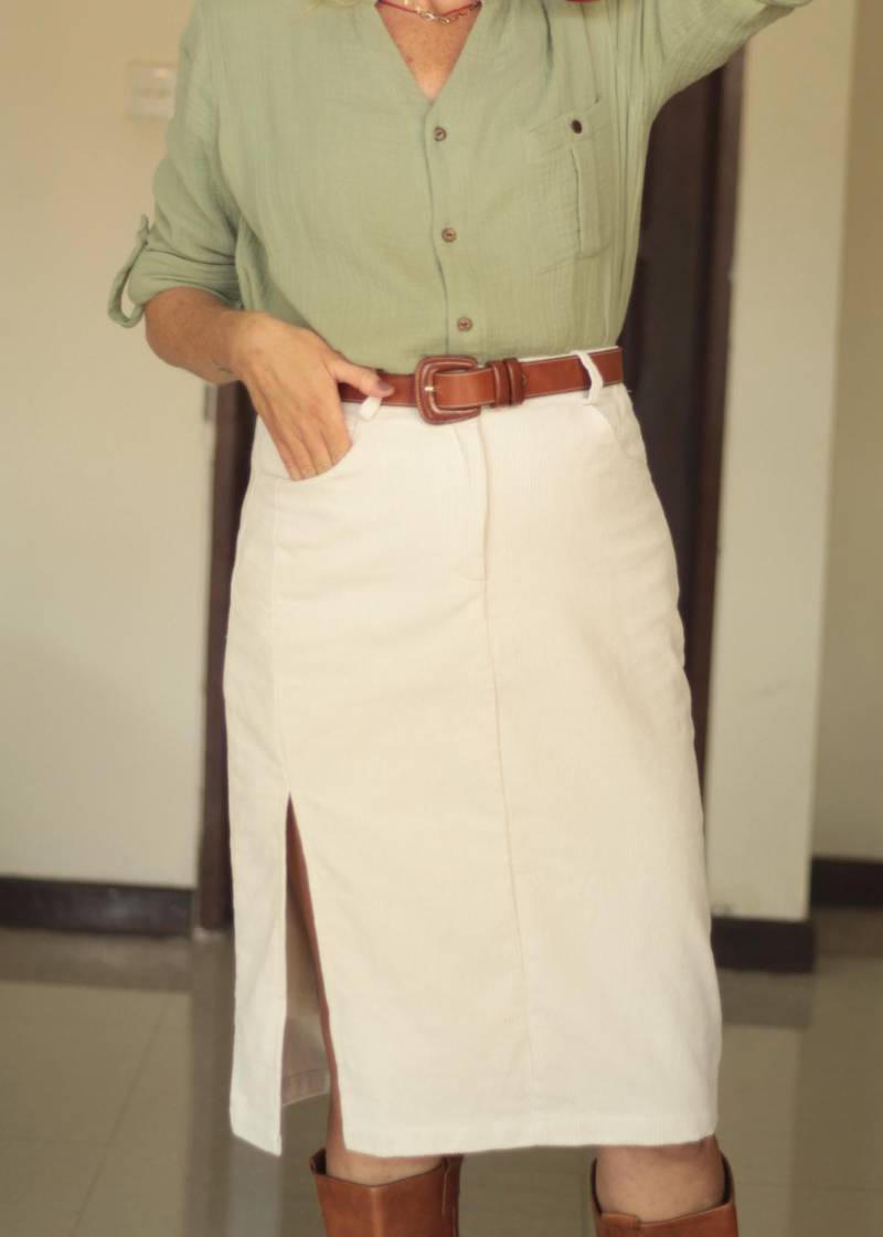 Casual Corduroy Midi Pencil Skirt Cream White, Warm Autumn Winter With Slit Lining 100% Cotton, Elastic Waist von WeltentaenzerBerlin