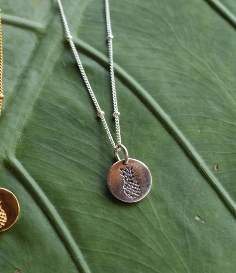 Fine Pineapple Necklace 925 Sterling Silver Coin Charm Chain Minimal Tropical Fruit Jewelry Gift Ideas Boho Bali Surfer Girl Beach Jewellery von WeltentaenzerBerlin