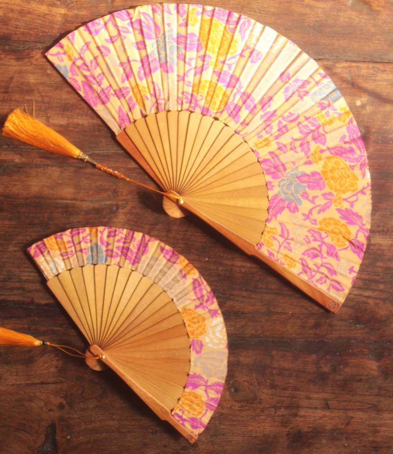 Ibiza Style Party Foldable Floral Hand Fan Handmade in Bali With A Pouch & Tassels/ Christmas Gift For Her/Fair & Sustainable von WeltentaenzerBerlin