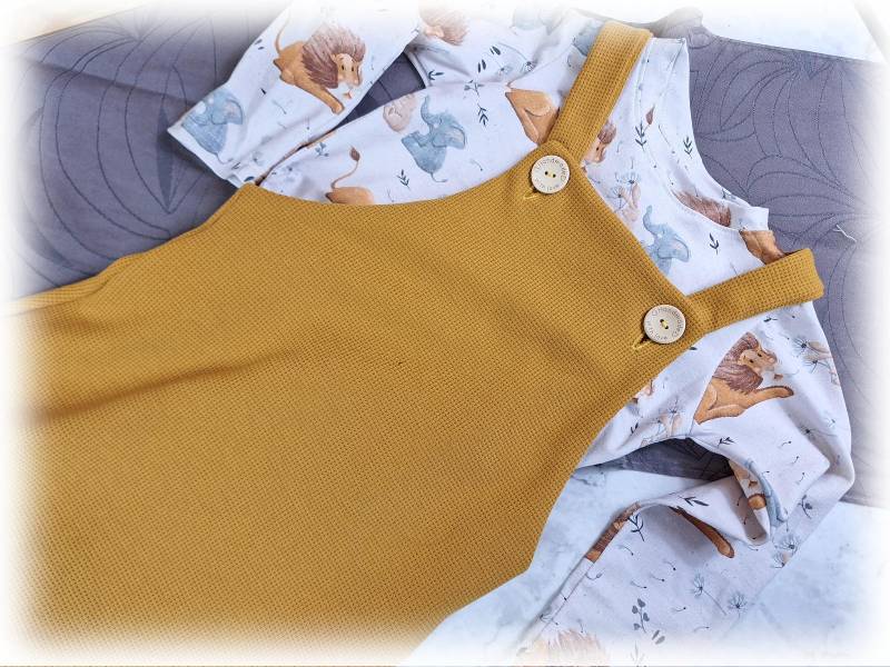 Handgefertigtes Set Aus Latzhose Und Longleeves Senft von WelzEmotion1
