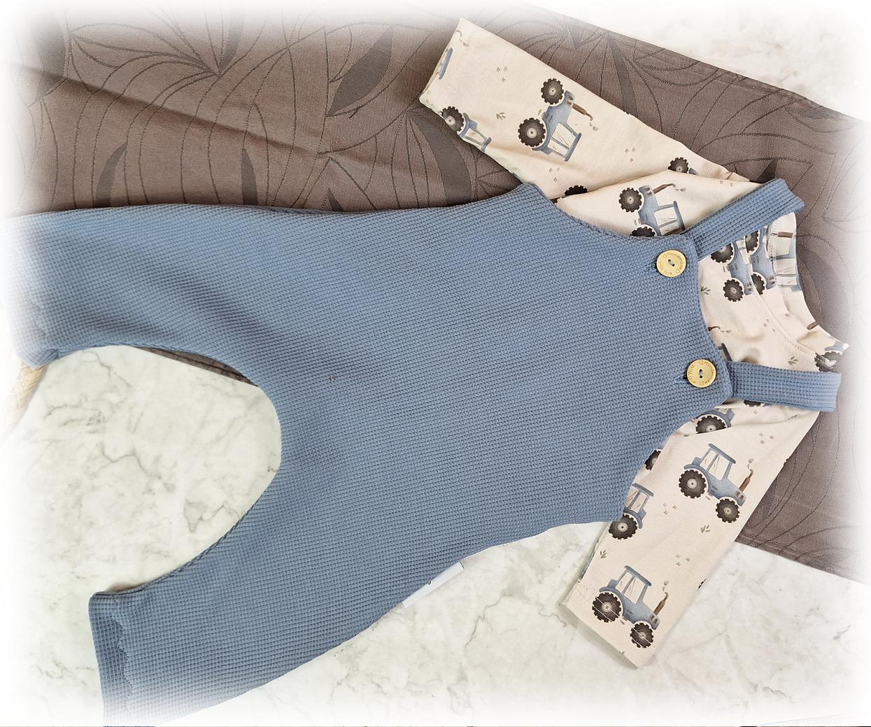 Handgefertigtes Set Aus Latzhose Und Longleeves Traktor von WelzEmotion1