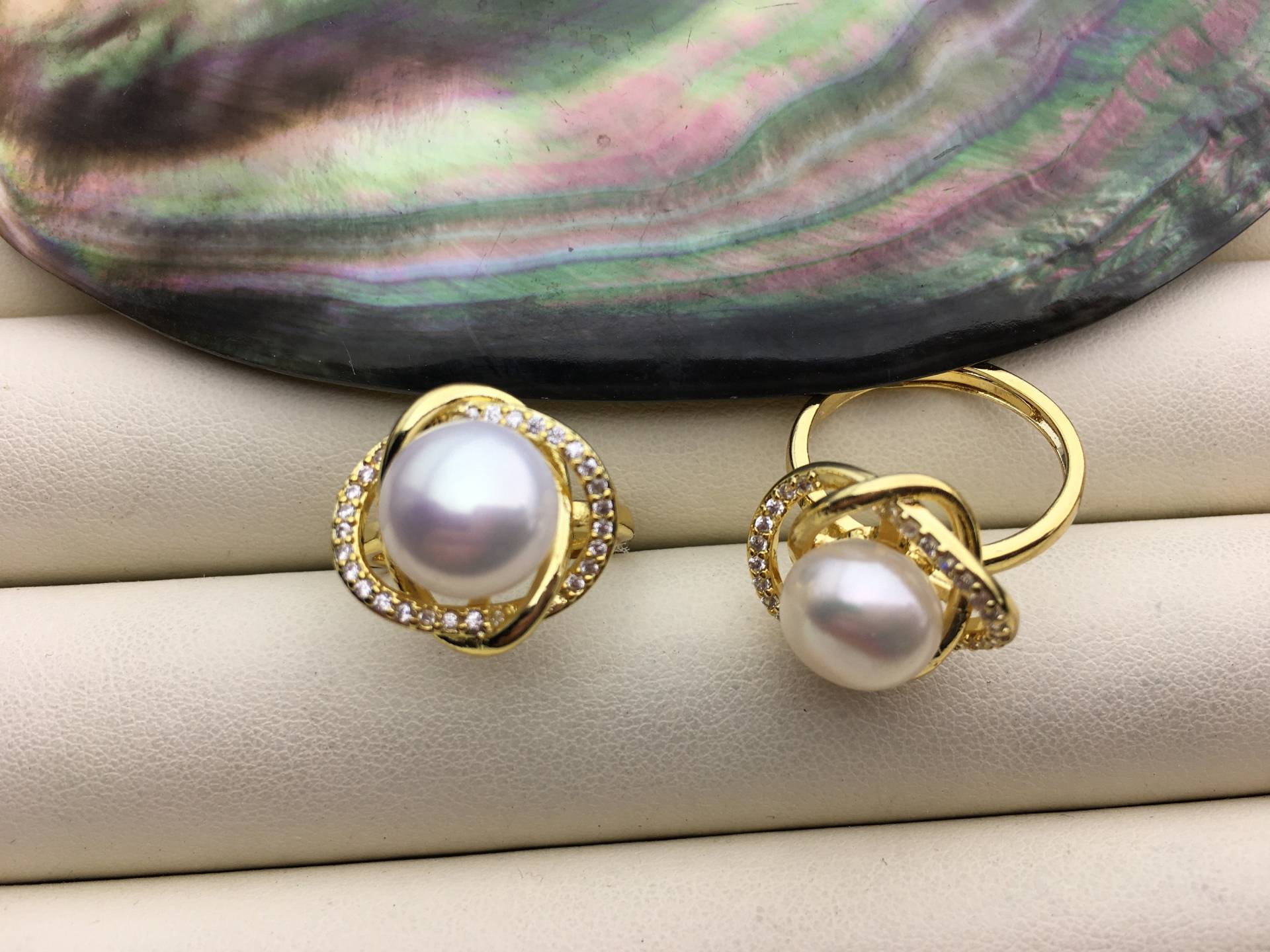 2stk Aaa Große Weiße Perle Blumenring, Trauringe Für Frauen, Eternity Ring, R1-T4 2stk Aaa Große Weiße Perle Blumenring, Trauringe Für Frauen, Eternity Ring, R1-T4 von WenPearls