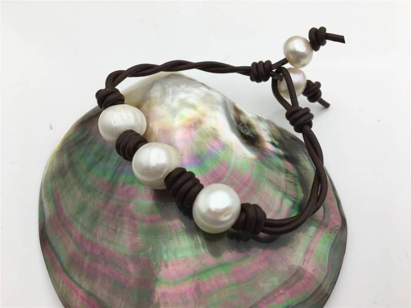 50% Off 7, 5 Zoll 12mm Große Perle Gedrehte Lederperlen Armband, Geknüpftes Süßwasserperlen Armband, Lederperlen Armband, Npn1-032 von WenPearls