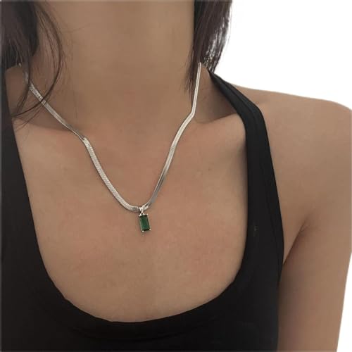 Wendalern Geburtsstein-Halskette Grünes Kristall-Rechteck Choker-Halskette Flache Fischgrät-Kette Halskette Silberne Schlangenkette Simulierter Smaragd-Anhänger Halskette Schmuck Für Frauen Mädchen von Wendalern