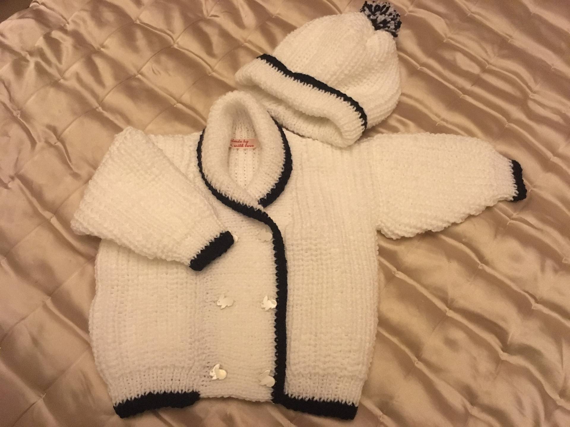Eine Sehr Schicke Zweireihige Jacke Mit Passendem Hut von WendiesWeeWoolies