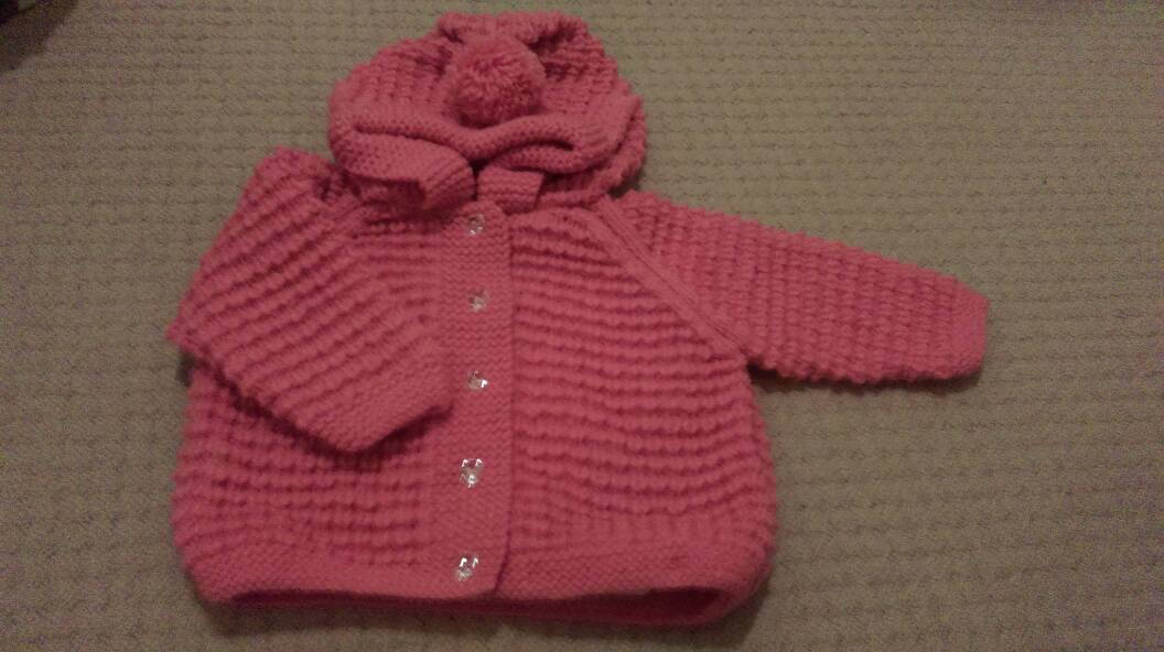 Pfirsich Kapuzenjacke Mit Bommel von WendiesWeeWoolies