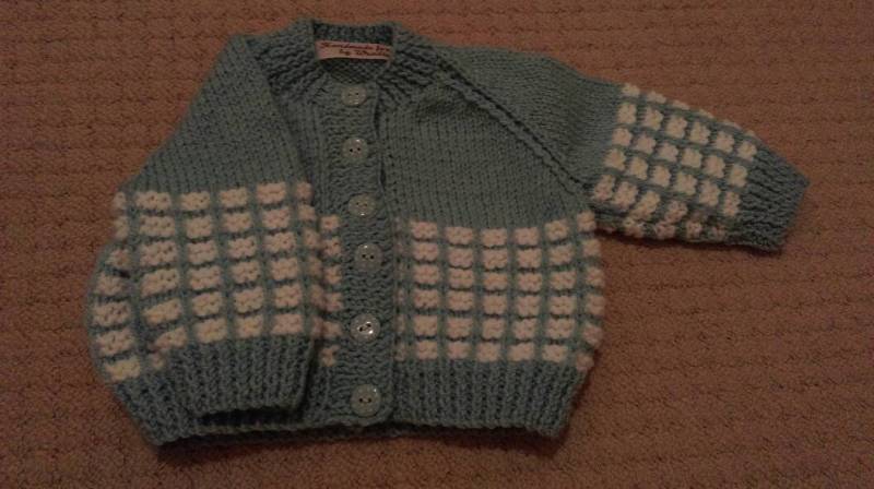 Süße Blau-Weiße Strickjacke Süße Blau-Weiße Strickjacke von WendiesWeeWoolies