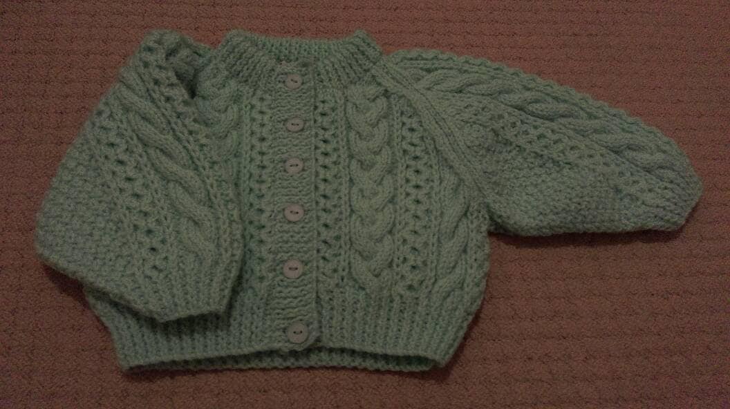 strickjacke Im Türkisen Aran-Look von WendiesWeeWoolies