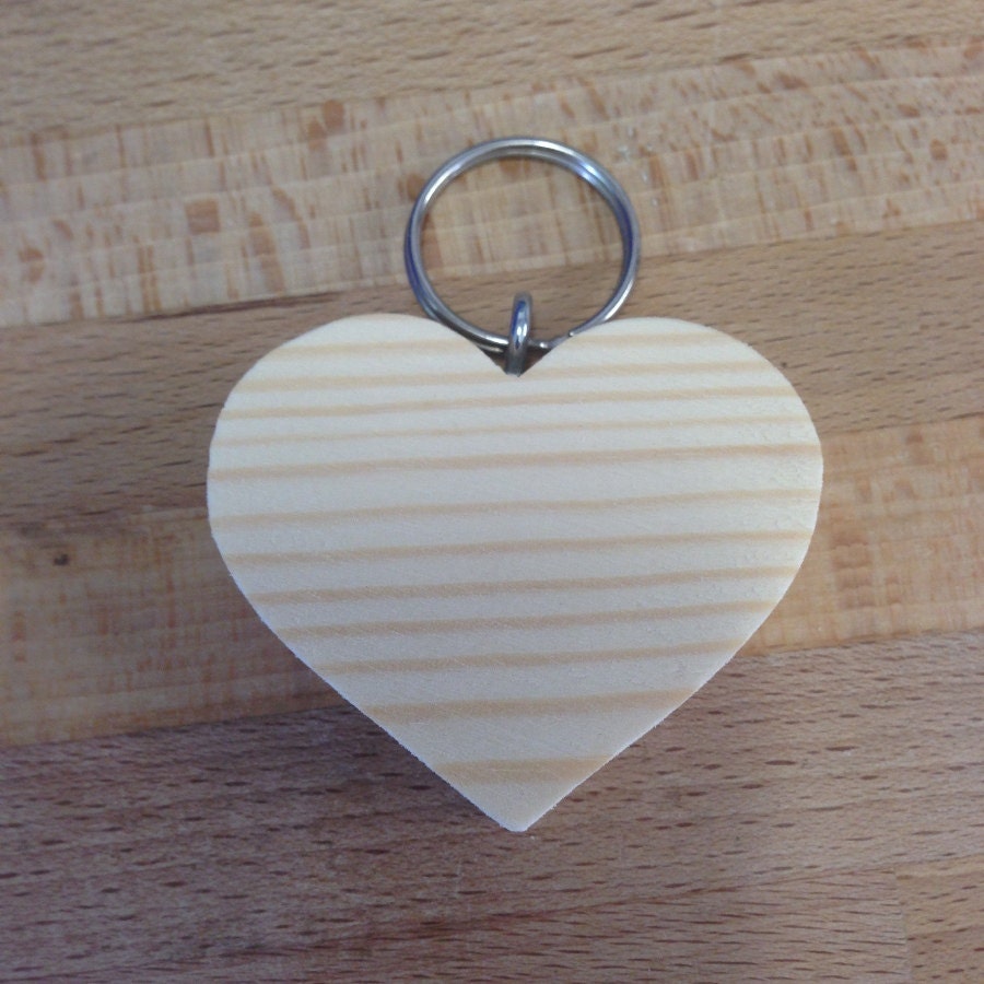 Personalisierte Herz Schlüsselanhänger Personalisierte Herz Schlüsselanhänger von WendoverWood