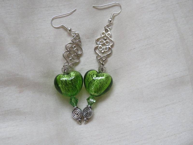 Handgemachte Lange Vintage Grüne Folie Herz Glas Perlenohrringe von WendyEjewellery