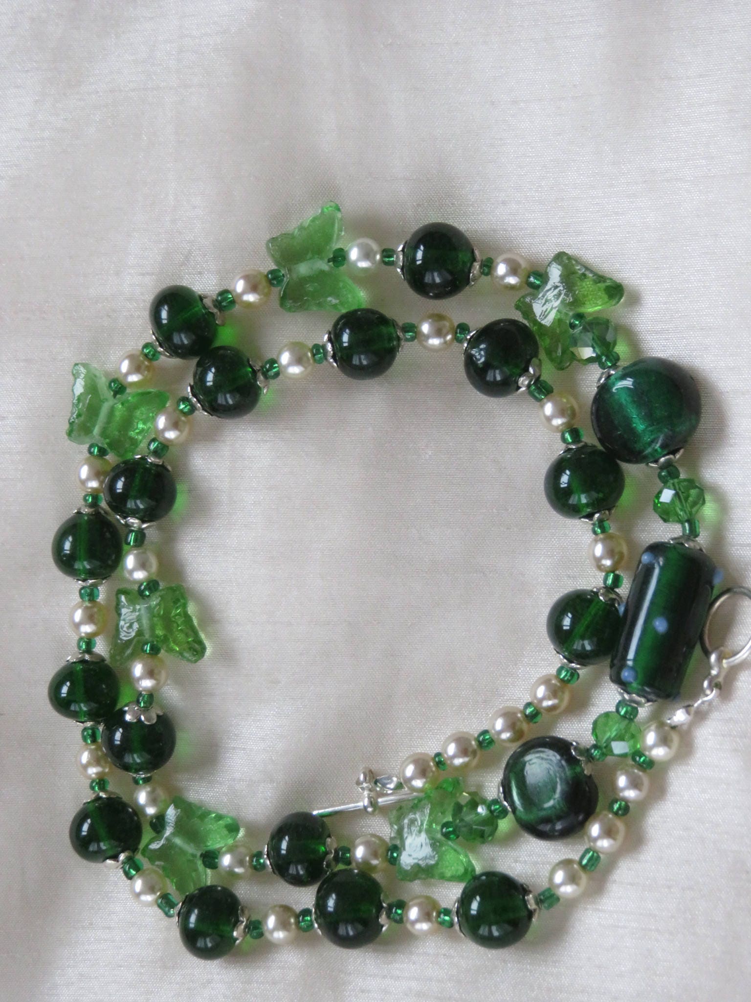 Vintage Handgemachtes Grünes Glas Mit Kunstglasperle Halskette Vintage Handgemachtes Grünes Glas Mit Kunstglasperle Halskette von WendyEjewellery
