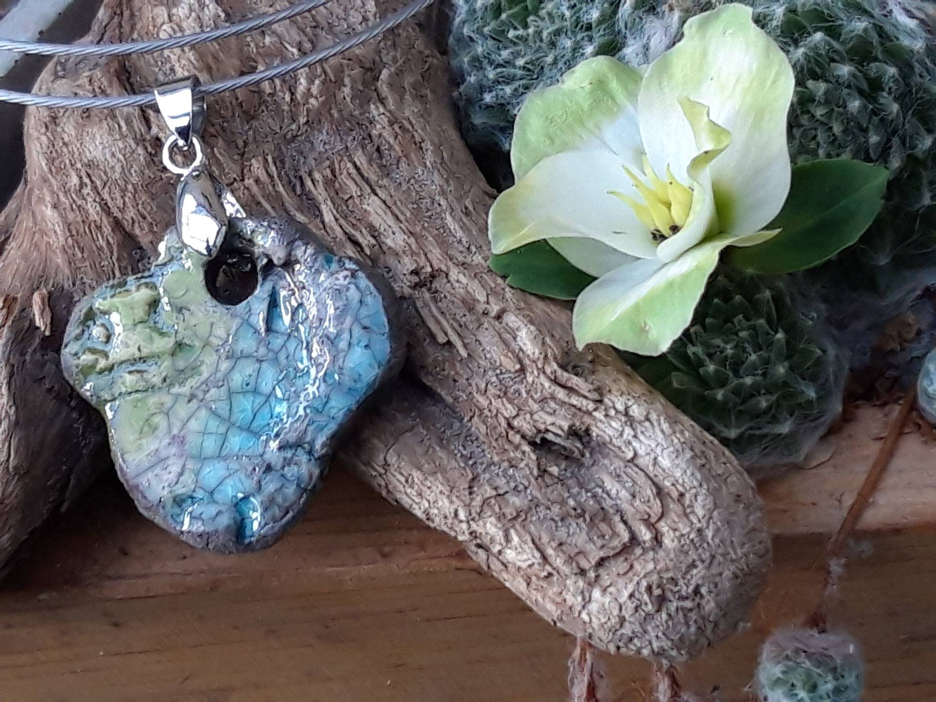 Halsreif Mit Anhänger Collier Talisman Geschmeide Bijouterie Geschenk Unikat Art Handmade Keramik, Valentinstagsgeschenk Halsreif Mit Anhänger Collier Talisman Geschmeide Bijouterie Geschenk Unikat Art Handmade Keramik, Valentinstagsgeschenk von Werderkeramik