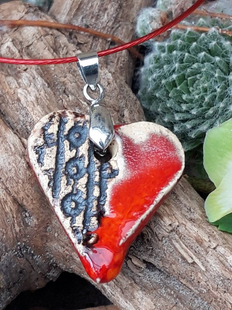 Halsreif Mit Anhänger Collier Talisman Geschmeide Bijouterie Geschenk Unikat Art Handmade Keramik, Valentinstagsgeschenk Halsreif Mit Anhänger Collier Talisman Geschmeide Bijouterie Geschenk Unikat Art Handmade Keramik, Valentinstagsgeschenk von Werderkeramik