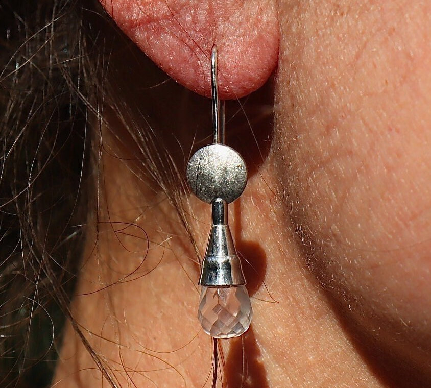 Hängeohrringe Tropfen Rosenquarz Silber Hängeohrringe Tropfen Rosenquarz Silber von WerkBrett
