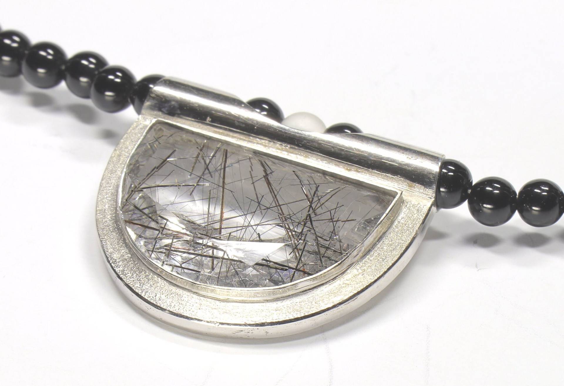 Halskette Onyx Collier Mit Anhänger Bergkristall/Turmalinquarz Halskette Onyx Collier Mit Anhänger Bergkristall/Turmalinquarz von WerkBrett