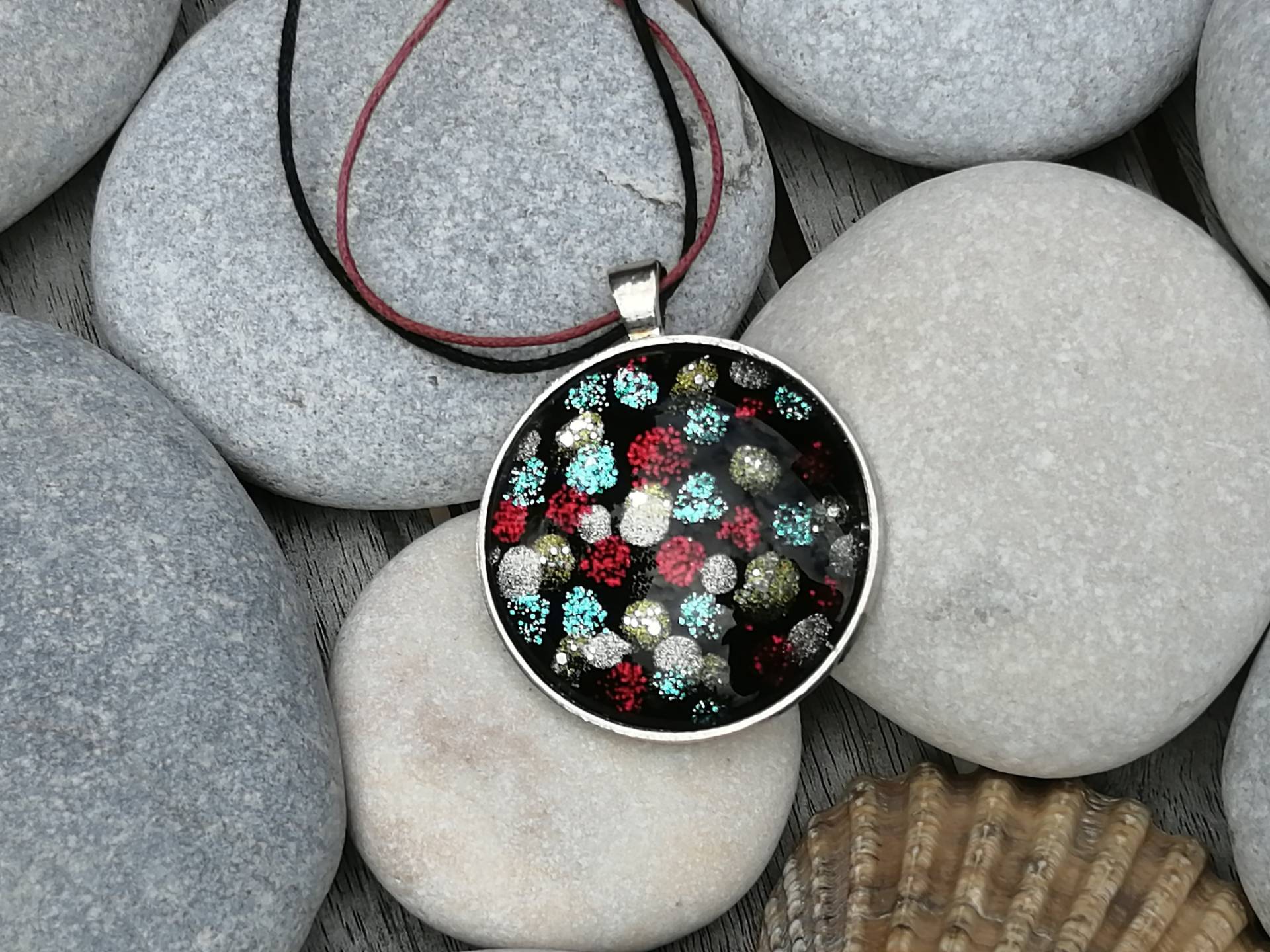 Glasanhänger, Cabochon, Glitzerkette - Schillernd Und Wunderschön von Werkstatt29