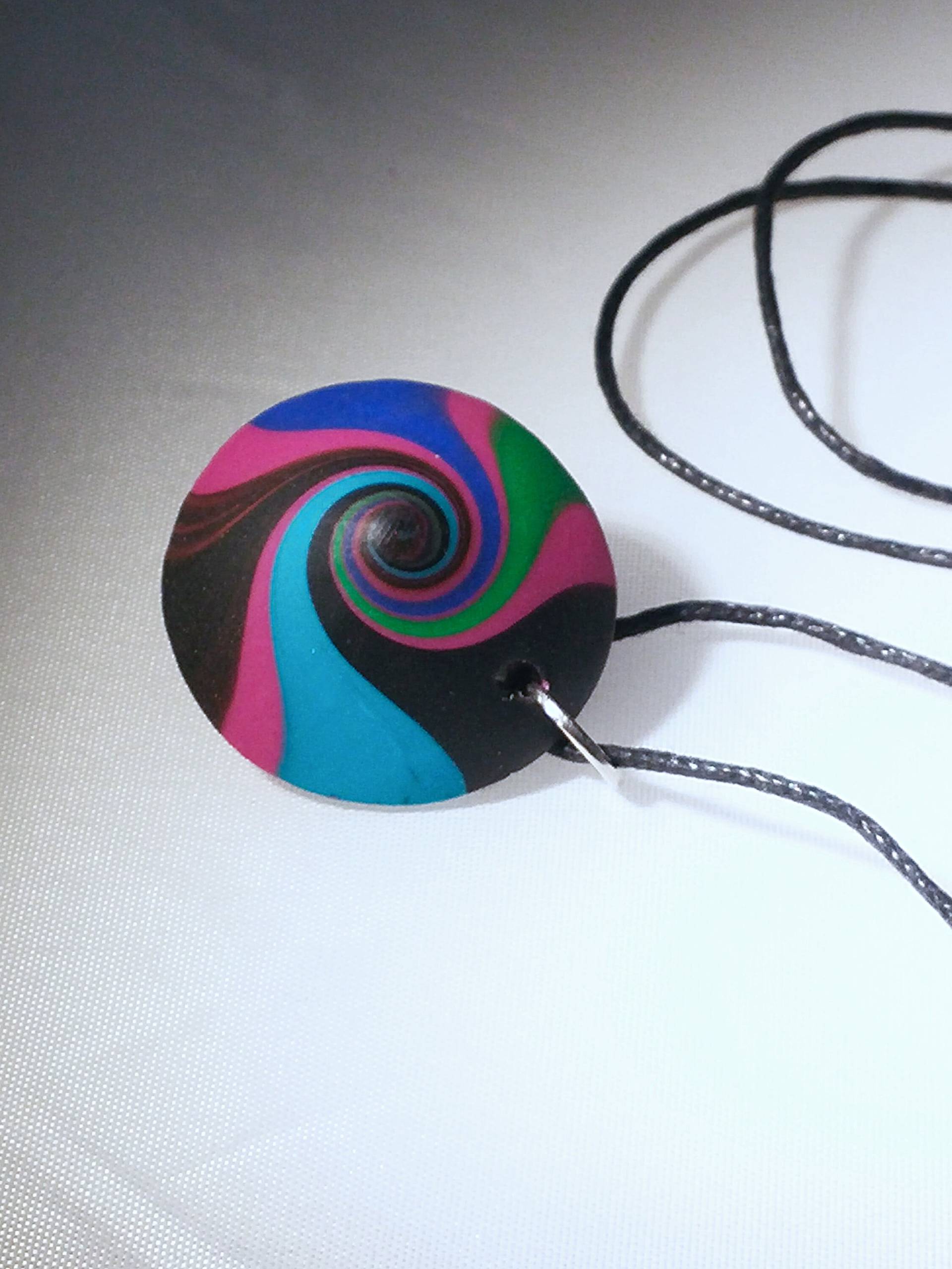 Kette Mit Swirl-Anhänger Aus Polymer Clay/Fimo von Werkstatt29
