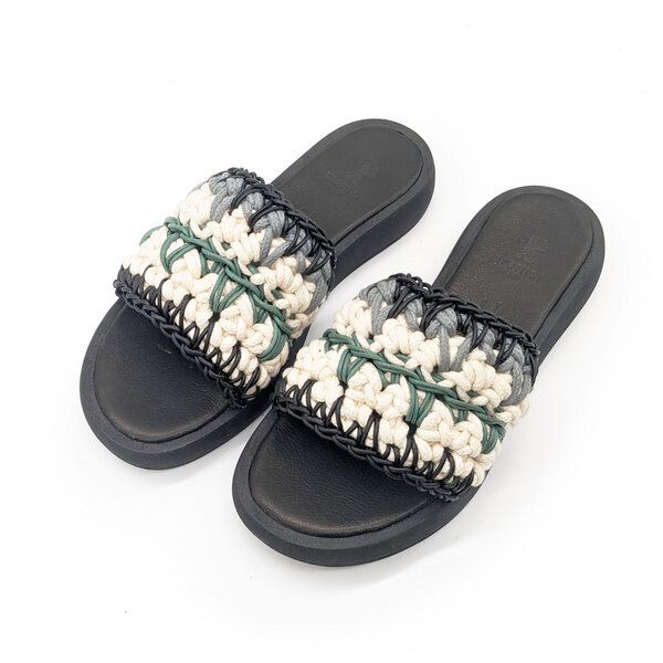 Werner 1911 Pantolette mit handgehäkeltem Riemen – Rosmarin - IVN-zertifiziert Werner 1911 Pantolette mit handgehäkeltem Riemen – Rosmarin - IVN-zertifiziert von Werner 1911