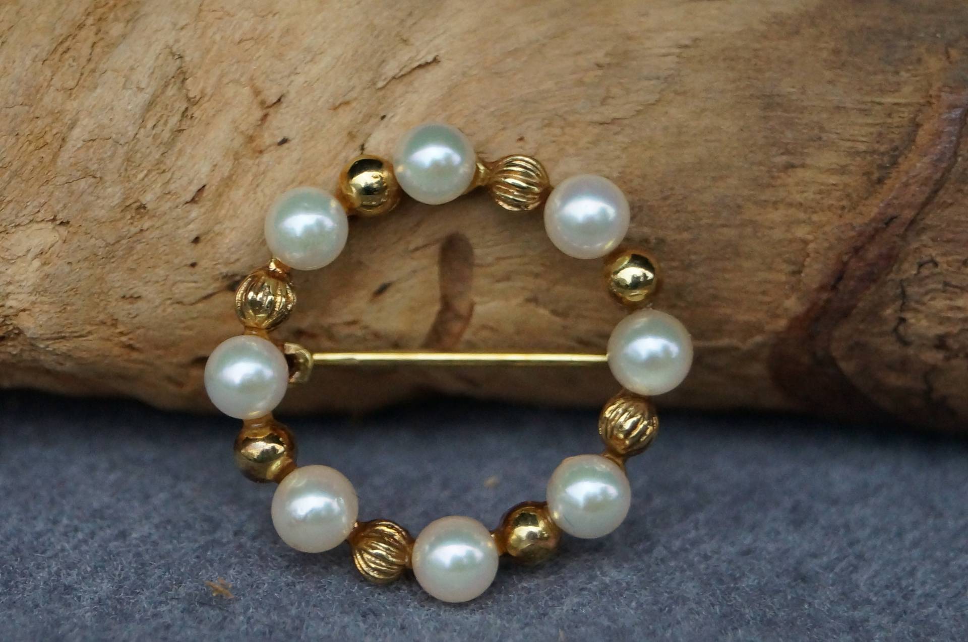Vintage Brosche Gelbgold 333/ - Gestempelt 20mm 8 Echte Perlen 3mm Sicherheitsnadel Gereinigt Sehr Gut Erhalten 60Er Jahre von WertGeschaetzt