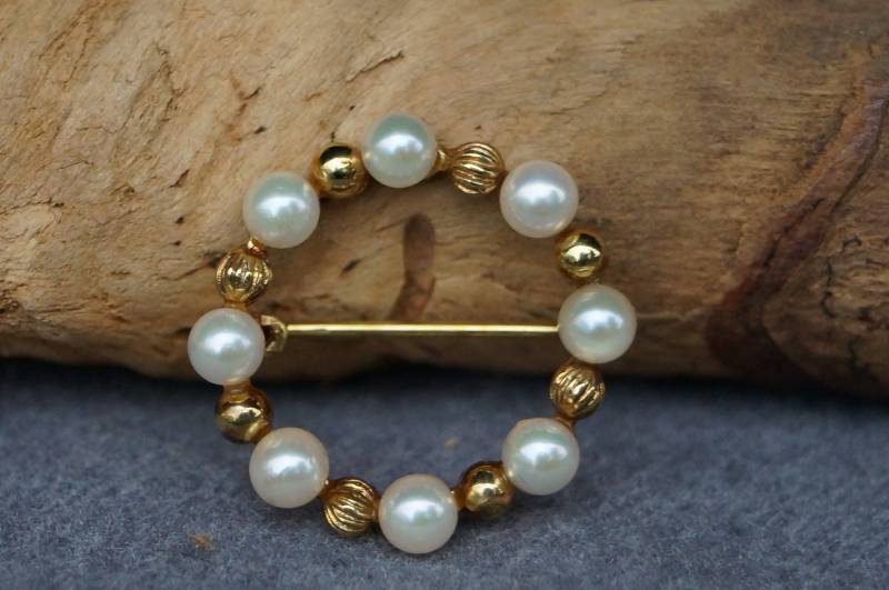 Vintage Brosche Gelbgold 333/ - Gestempelt 20mm 8 Echte Perlen 3mm Sicherheitsnadel Gereinigt Sehr Gut Erhalten 60Er Jahre Vintage Brosche Gelbgold 333/ - Gestempelt 20mm 8 Echte Perlen 3mm Sicherheitsnadel Gereinigt Sehr Gut Erhalten 60Er Jahre von WertGeschaetzt