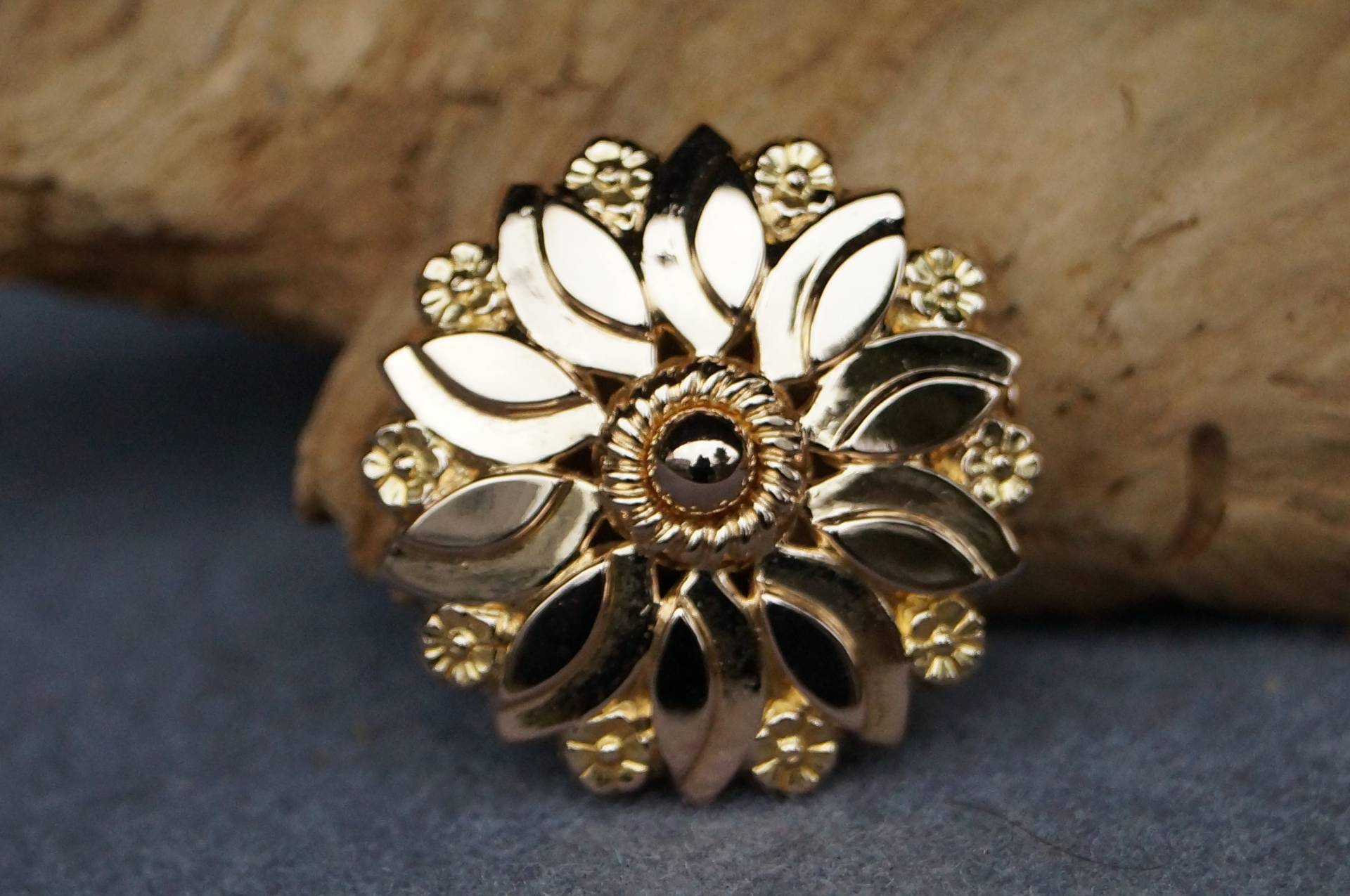 Vintage Brosche Roségold 750/ - Gestempelt 24x24mm Sicherheitsnadel Glänzend Poliert Sehr Gut Erhalten Und Gereinigt Vintage Brosche Roségold 750/ - Gestempelt 24x24mm Sicherheitsnadel Glänzend Poliert Sehr Gut Erhalten Und Gereinigt von WertGeschaetzt