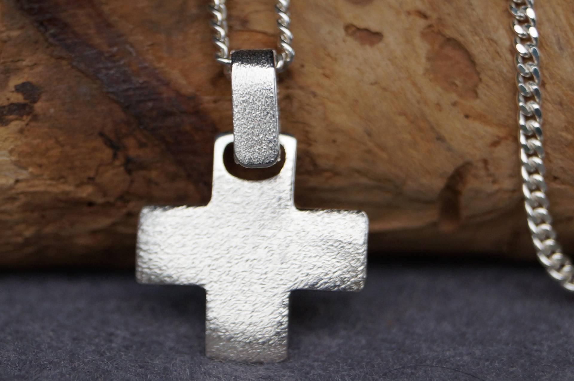 Vintage Kette Mit Anhänger Kreuz in Silber 925/ - Gestempelt Mattiert Glänzend Poliert Sehr Gut Erhalten Und Gereinigt von WertGeschaetzt