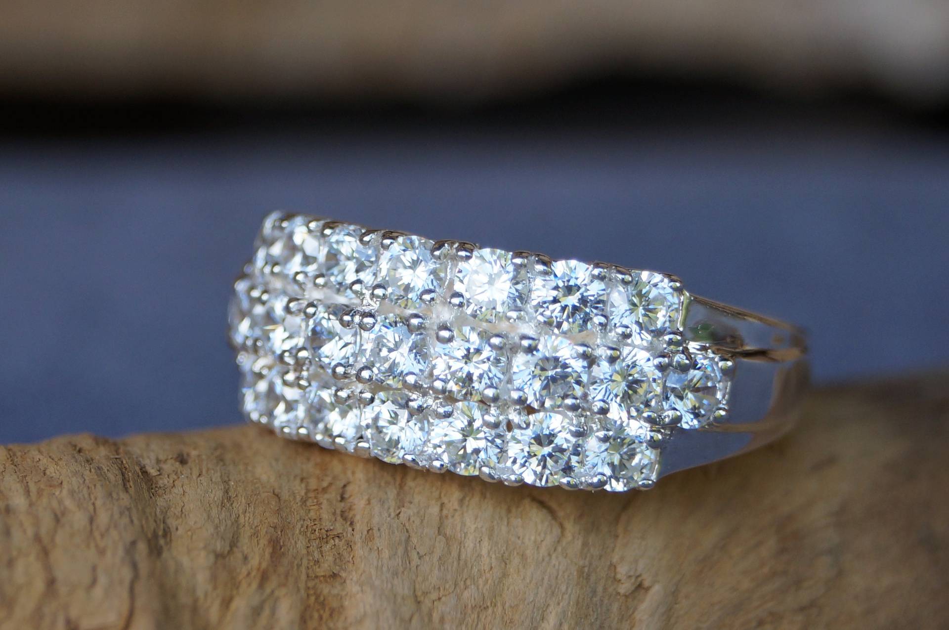 Vintage Ring Silber 925/ - Gestempelt Ringweite 62, 5 Zirkonia Gut Erhalten Und Gereinigt Vintage Ring Silber 925/ - Gestempelt Ringweite 62, 5 Zirkonia Gut Erhalten Und Gereinigt von WertGeschaetzt