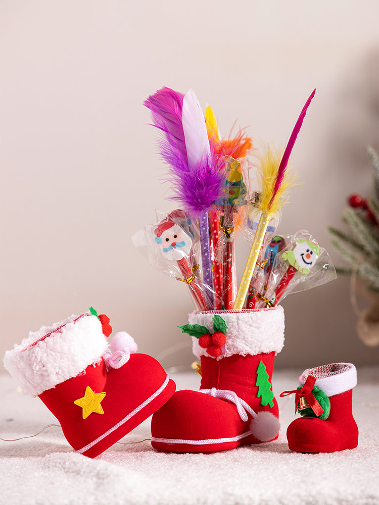Christmas Socks Creative Pen Holder Small Boots Hanging Decorations Children's Gifts von WessselDesignUni