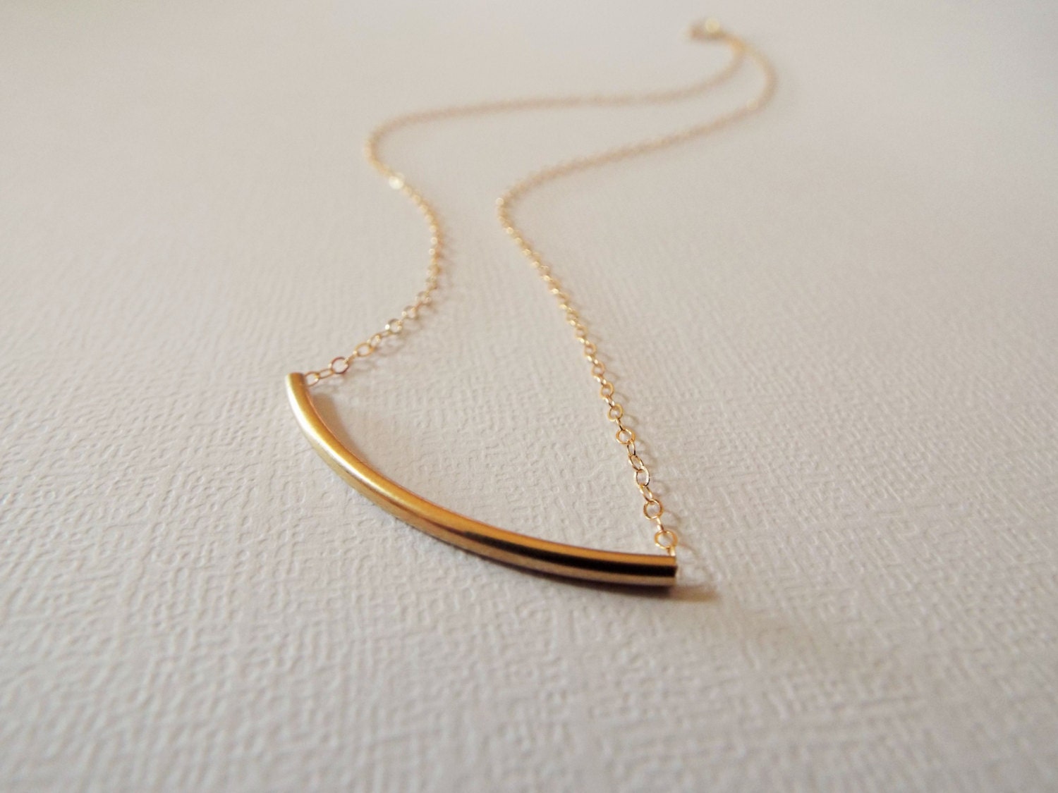 14K Gold Filled Gebogene Schlauchkette Schlichter, Moderner Schmuck 14K Gold Filled Gebogene Schlauchkette Schlichter, Moderner Schmuck von West9th