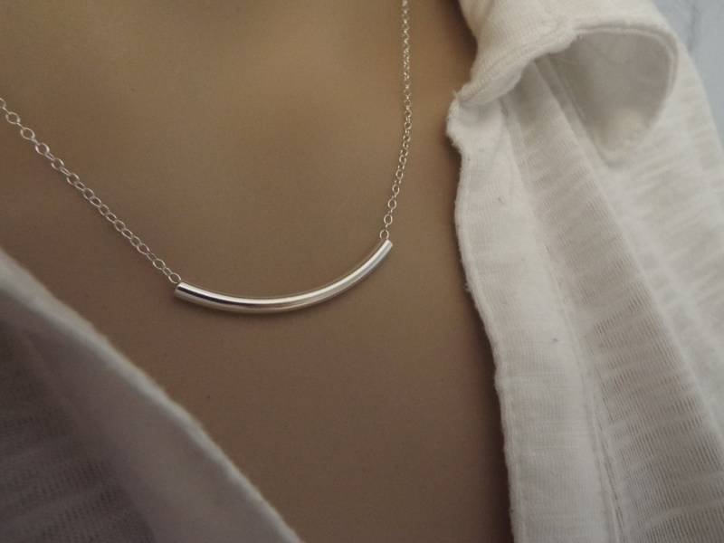 Geschwungene Schlauch-Halskette Aus Sterling Silber Minimalist Bar Anhänger Zierliche Schmuck Für Jeden Tag Geschwungene Schlauch-Halskette Aus Sterling Silber Minimalist Bar Anhänger Zierliche Schmuck Für Jeden Tag von West9th