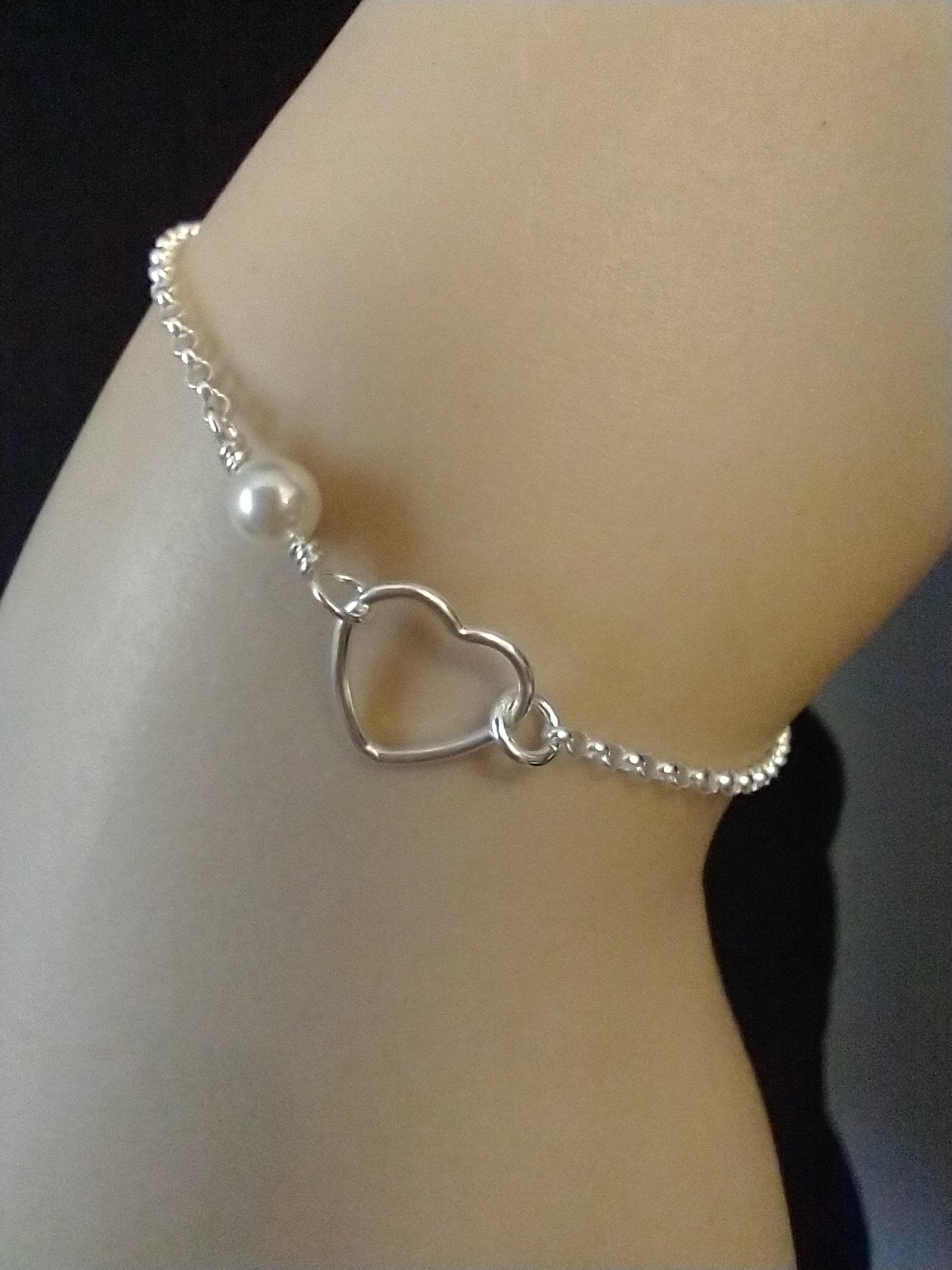 sterling Silber Herz & Swarovski Perle Armband Zierlicher Brautschmuck sterling Silber Herz & Swarovski Perle Armband Zierlicher Brautschmuck von West9th