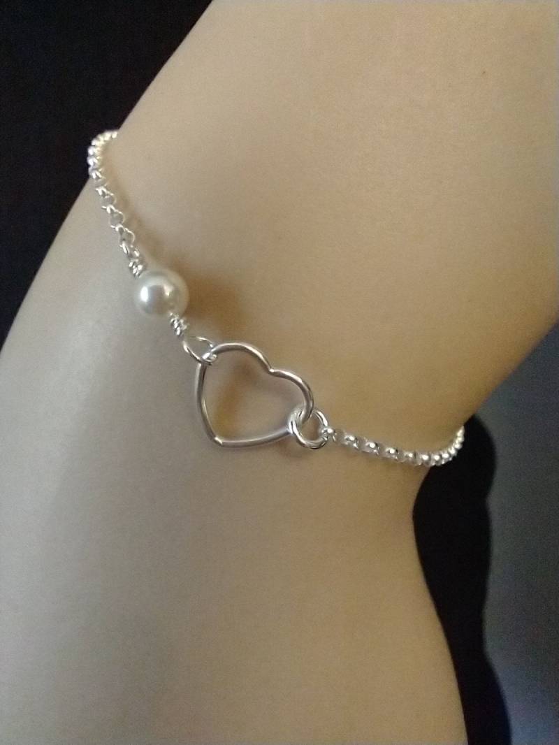 sterling Silber Herz & Swarovski Perle Armband Zierlicher Brautschmuck sterling Silber Herz & Swarovski Perle Armband Zierlicher Brautschmuck von West9th