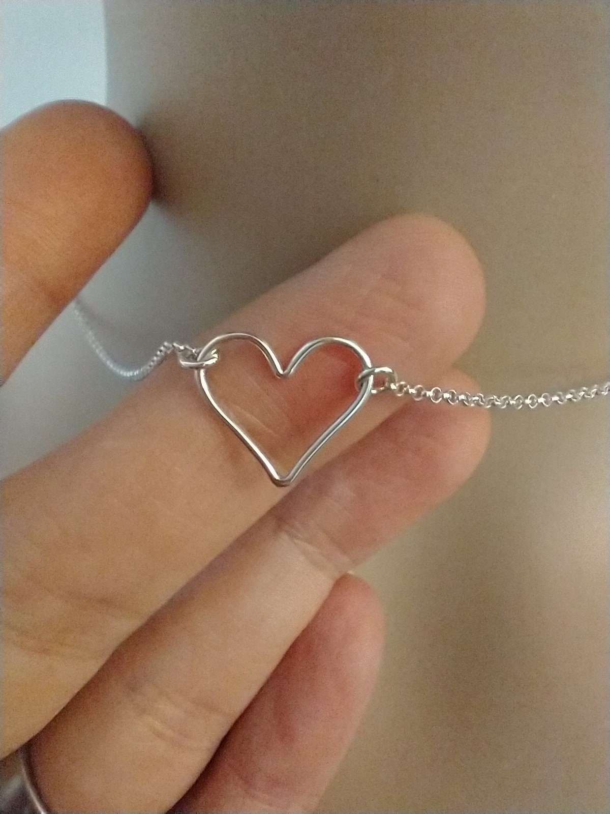 sterling Silber Offenes Herz Halskette Zarte Rolo Kette sterling Silber Offenes Herz Halskette Zarte Rolo Kette von West9th