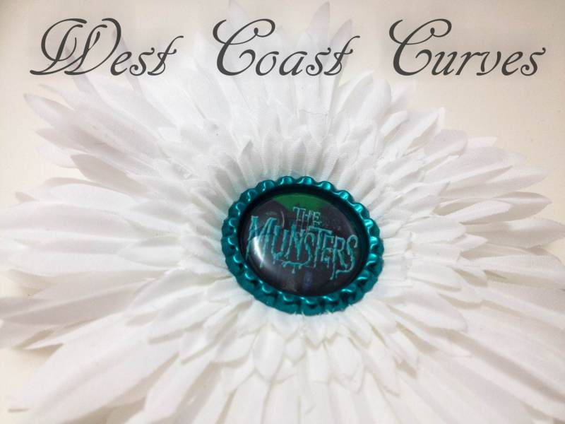 Die Munsters Inspiriert Flower Clip Die Munsters Inspiriert Flower Clip von WestCoastCurves