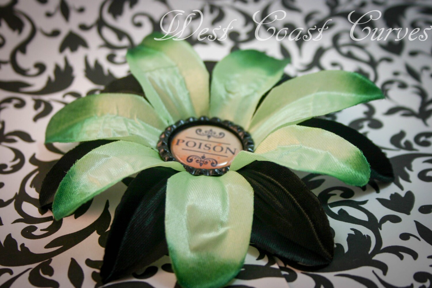 Vergiften Halloween Haarspange Vergiften Halloween Haarspange von WestCoastCurves