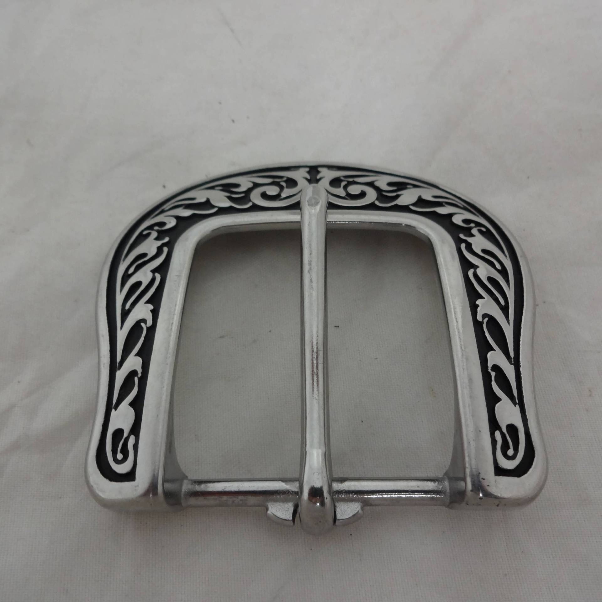 New Jeremiah Watt Heel Bar Schnalle Schwarz Traditionelle Floral Edelstahl Western Horse Tack Hardware New Jeremiah Watt Heel Bar Schnalle Schwarz Traditionelle Floral Edelstahl Western Horse Tack Hardware von WestCoastTack